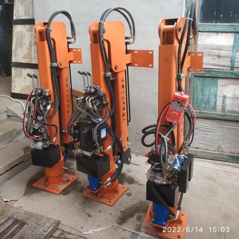 四湖乡重汽蓝牌随车吊 3.2吨 国六动力强 液压驱动 农用自卸起重机